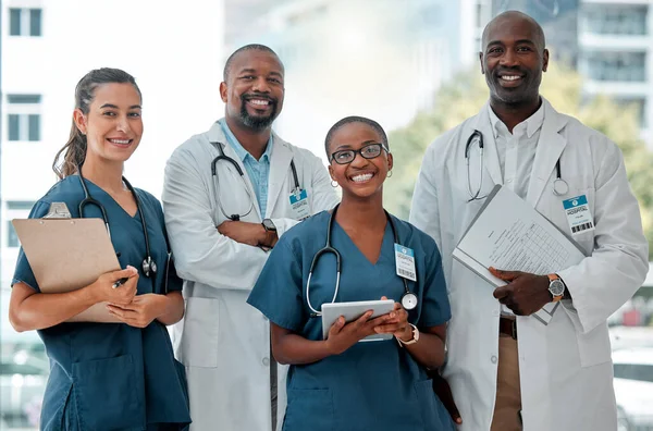 Ziekenhuis Teamwork Portret Van Artsen Met Tablet Verslag Voor Medische — Stockfoto