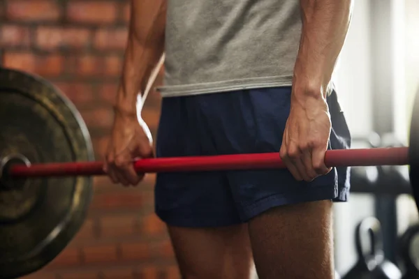 Halter Egzersiz Spor Salonunda Halterli Bir Adamın Elleri Vücut Geliştirme — Stok fotoğraf