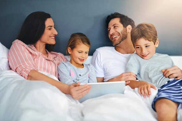 Always Have Best Time Together Young Family Using Tablet While — Stock Photo, Image
