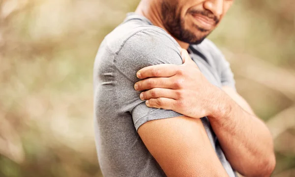Fitness Closeup Man Shoulder Pain Nature Sports Exercise Muscle Tension — Stock Photo, Image