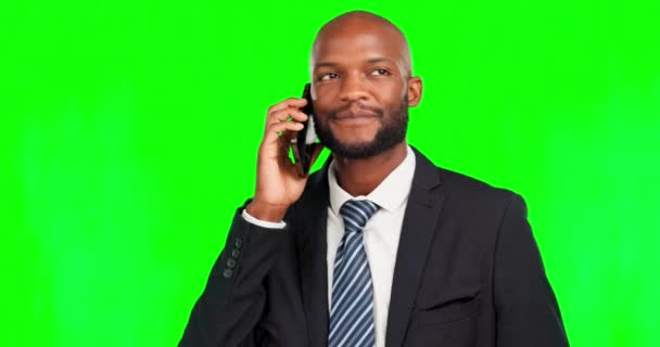 コーポレートブラックマン 電話や緑の画面で話して ビジネス会話やチャットこんにちは モバイルネットワーク 連絡先やコンサルティングのための幸せなエグゼクティブ 男性モデルと携帯電話通信 — ストック動画