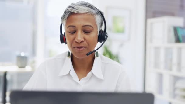 Centro Llamadas Mujer Hablar Ordenador Portátil Para Servicio Cliente Ventas — Vídeos de Stock