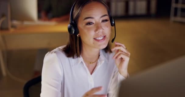 Call Center Aziatische Vrouw Het Kantoor Nachts Advies Bij Customer — Stockvideo