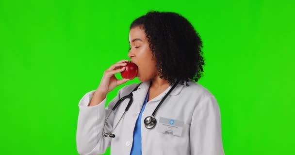 Jedzenie Jabłko Portret Lub Lekarz Zielonym Ekranie Dla Zdrowego Odżywiania — Wideo stockowe