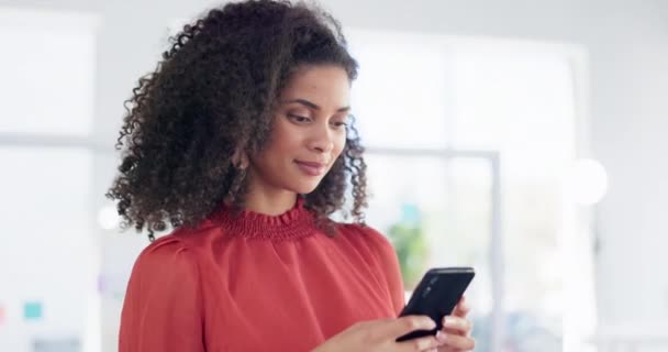 Affaires Connexion Femme Avec Smartphone Dactylographie Communication Pour Planification Stratégie — Video