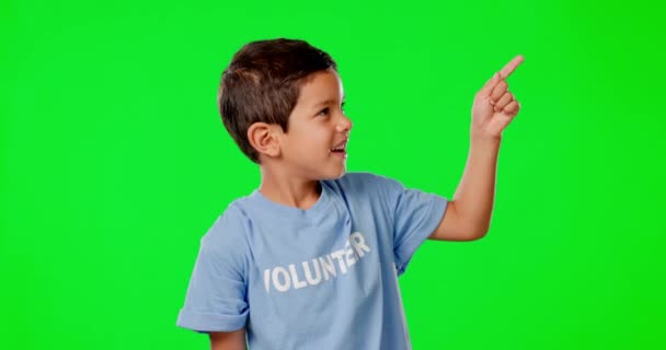 Apuntando Voluntario Maqueta Con Niño Estudio Pantalla Verde Para Colocación — Vídeos de Stock