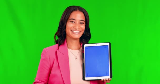 Obchodní Žena Tvář Tablet Maketou Zelené Obrazovky Zaměstnanec Zobrazující Nabídku — Stock video
