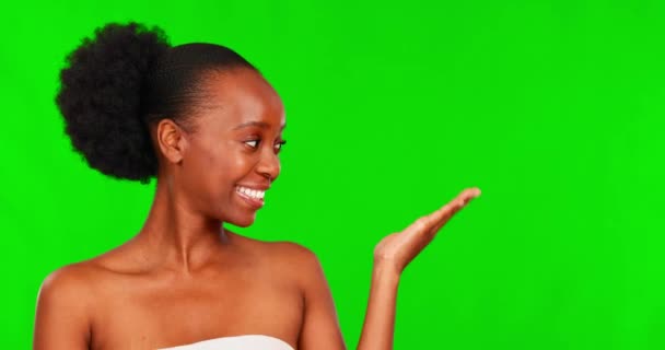 Groen Scherm Schoonheid Zwarte Vrouw Met Teken Voor Promotie Reclame — Stockvideo