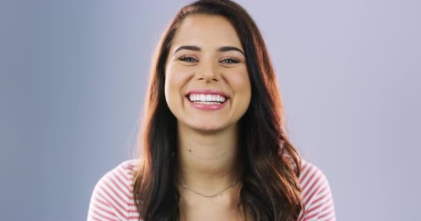 Rostro Sonrisa Mujer Con Pulgares Hacia Arriba Apoyo Mentalidad Positiva — Vídeos de Stock