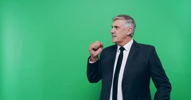 Green Screen Und Senior Business Man Faust Die Luft Mit — Stockvideo