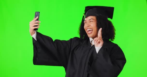 Selfie Pantalla Verde Mujer Graduación Aislada Fondo Del Estudio Imagen — Vídeos de Stock