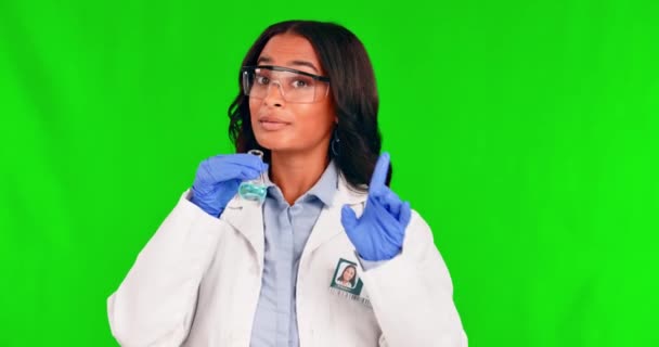 Πρόσωπο Πράσινη Οθόνη Γυναίκα Χημικό Οσμή Επιστήμη Φόντο Στούντιο Πορτρέτο — Αρχείο Βίντεο