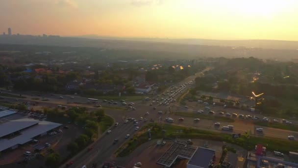 Autostrada Powietrzna Miasto Zachód Słońca Drogi Samochodów Rozwoju Miast Ulicy — Wideo stockowe
