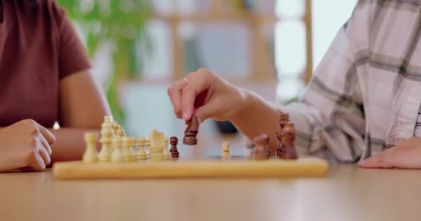 Schack Händer Och Strategi Med Affärsmän Som Spelar Ett Brädspel — Stockvideo