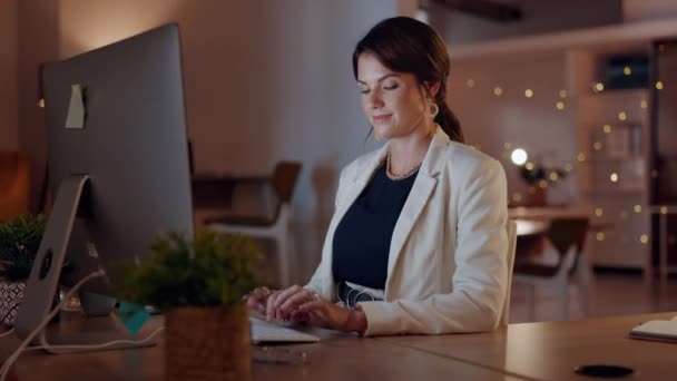 Ofis Bilgisayar Mutlu Kadın Planlama Gece Kariyer Zihniyeti Veya Küresel — Stok video