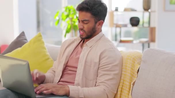 Collo Dolore Uomo Casa Con Laptop Infiammazione Articolare Cattiva Postura — Video Stock