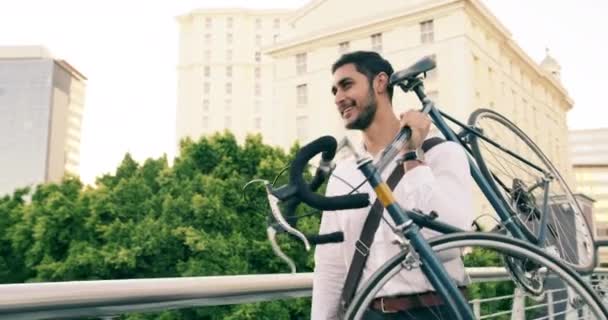 Şehir Profesyonel Insan Şehir Seyahatinde Bisiklet Taşır Açık Havada Yolculuk — Stok video