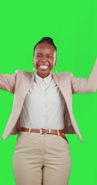 Μαύρη Γυναίκα Smartphone Στην Πράσινη Οθόνη Νικήτρια Και Ναι Χαρούμενο — Αρχείο Βίντεο