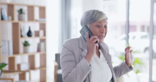 Appel Téléphonique Femme Heureuse Affaires Dans Espace Travail Communication Démarrage — Video