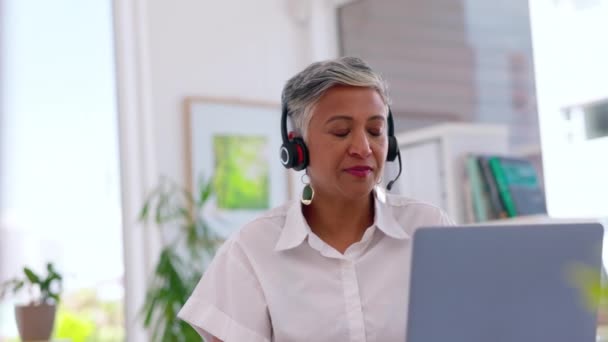 Moden Business Kvinde Laptop Eller Callcenter Headset Crm Kontor Kundesupport – Stock-video