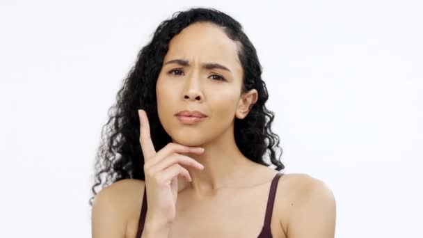 Cilt Bakımının Izole Edilmiş Beyaz Arka Planı Güzellik Makyaj Markası — Stok video