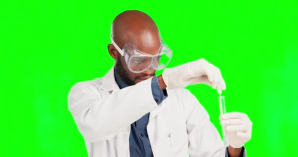 试管和样品与黑人一起在绿色屏幕工作室进行医学 研究和Dna分析 接种疫苗 医疗保健和在思想 医药和治疗方面与男性进行的实验 — 图库视频影像