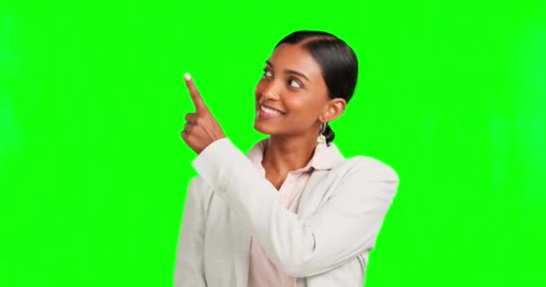 Ευτυχισμένη Γυναίκα Πρόσωπο Δείχνοντας Απομονωμένη Πράσινη Οθόνη Της Οικονομικής Συμφωνίας — Αρχείο Βίντεο