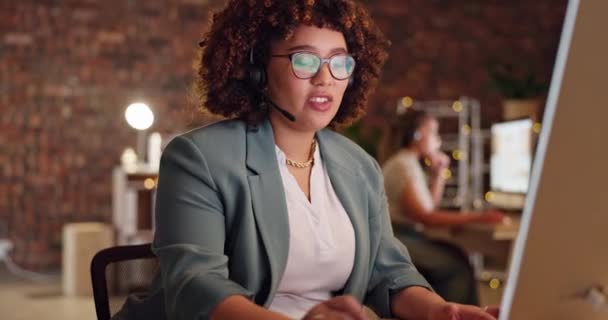 Çağrı Merkezi Kadın Danışman Tele Pazarlama Konuşma Müşteri Hizmetleri Için — Stok video