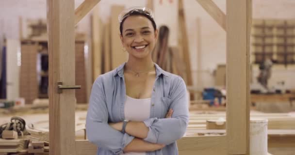 Cieśla Szczęśliwy Portret Kobiety Warsztacie Produkcji Kreatywności Designu Twarz Stolarki — Wideo stockowe