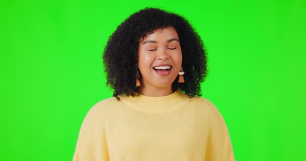 Mutlu Wow Yeşil Ekrandaki Kadın Kazanan Bir Stüdyo Arka Planında — Stok video