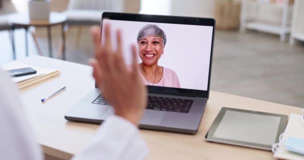 Orvos Laptop Videohívásra Tanácsadás Telehealth Vagy Online Találkozó Beteggel Női — Stock videók