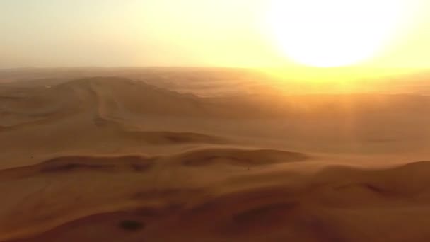 언덕은 휴일을 아프리카 사하라 의마른 땅에서 휴식을 취한다 관광을 위한건 — 비디오