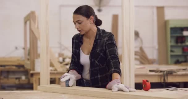 Woman Carpenter Shoulder Pain Injury While Working Workshop Woodwork Carpentry — Stock Video