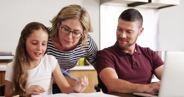 Aprendizaje Apoyo Familia Con Niños Para Trabajo Desde Hogar Educación — Vídeo de stock
