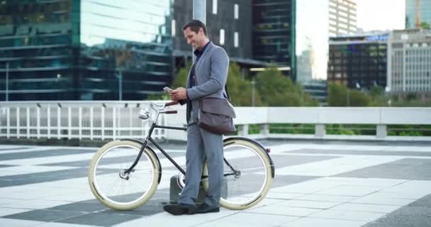 Telefone Negócios Bicicleta Homem Feliz Pessoa Cidade Mail Digitação Profissional — Vídeo de Stock