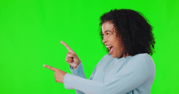 Glückliche Frau Mit Erhobenem Zeigefinger Und Grünem Bildschirm Für Werbung — Stockvideo