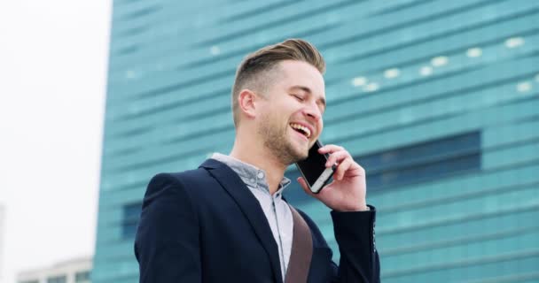 Ділова Людина Телефонний Дзвінок Сміх Місті Спілкування Спілкування Обговорення Щасливий — стокове відео