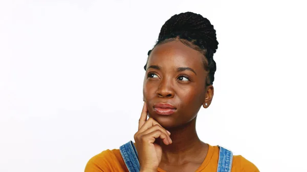 Myślenie Dezorientacja Portret Czarnej Kobiety Ideą Odizolowaną Białym Tle Planowanie — Zdjęcie stockowe