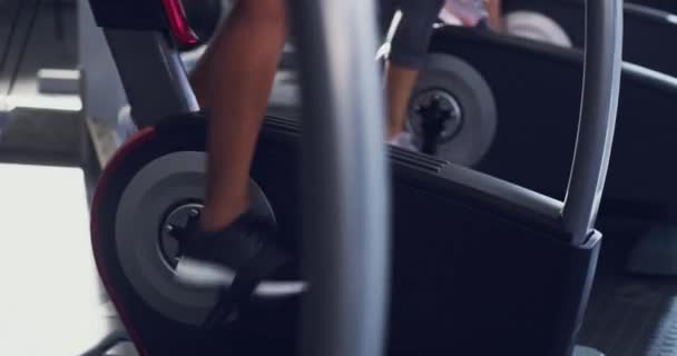 Велоспорт Фітнес Взуття Людей Тренажерному Залі Тренувань Фізичних Вправ Здоров — стокове відео