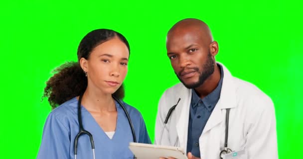 Doktor Yüzü Tablet Takım Çalışması Tıbbi Çalışma Sağlık Hemşiresi Muayenesi — Stok video