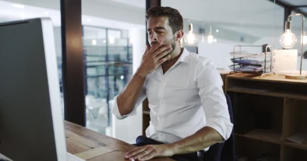 Müde Gähnend Oder Schlafend Schreibtisch Büro Mit Geschäftlichem Burnout Stressproblemen — Stockvideo