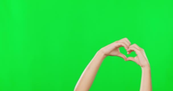 Hart Handen Vorm Met Kind Groen Scherm Voor Liefde Steun — Stockvideo