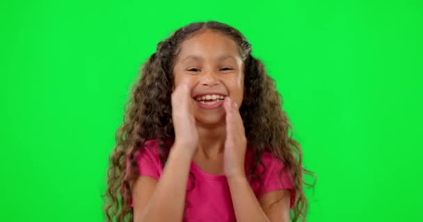 Menina Criança Tela Verde Rir Com Ponto Você Para Piada — Vídeo de Stock