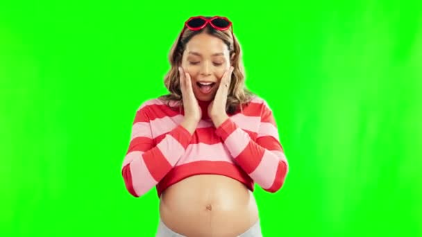 Şaşırmış Hamile Kadın Bebek Yeşil Ekranda Vücut Sağlığı Veya Gelişimi — Stok video
