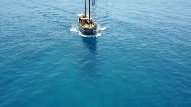 Océano Vela Barco Agua Para Viajar Vacaciones Lujo Crucero Verano — Vídeo de stock