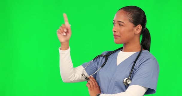 妇女在医疗保健介绍 信息或广告服务中的指点和绿色屏幕 医生或医生的脸在工作室背景上显示健康列表 模型或空间 — 图库视频影像