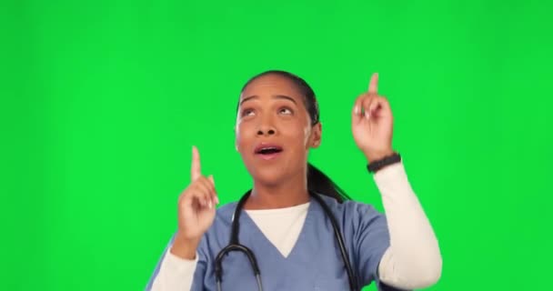 Kadın Doktor Hareket Eden Yüzü Işaret Eden Yeşil Ekranda Mutlu — Stok video