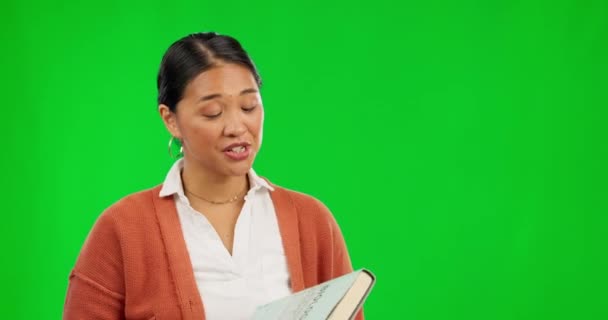 Mujer Libro Texto Presentación Biología Pantalla Verde Con Espacio Maqueta — Vídeo de stock