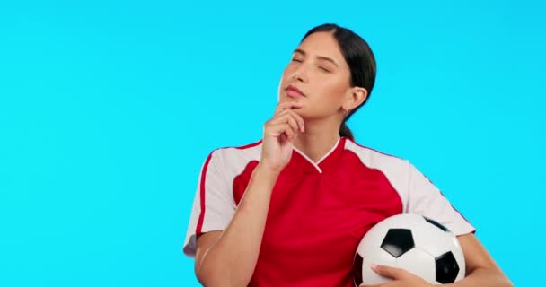 Genç Kadın Futbol Düşünce Ile Fikirler Vizyon Kariyer Için Zihniyet — Stok video