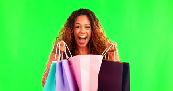Mutluluk Yeşil Ekrandaki Heyecanlı Kadın Alışveriş Torbası Sürpriz Hediye Ödül — Stok video